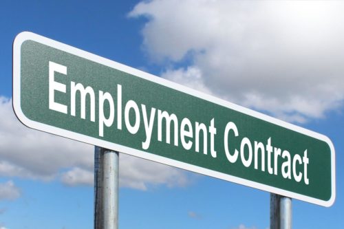 Things You Need to Check Before Signing an Employment Contract in Saudi Arabia